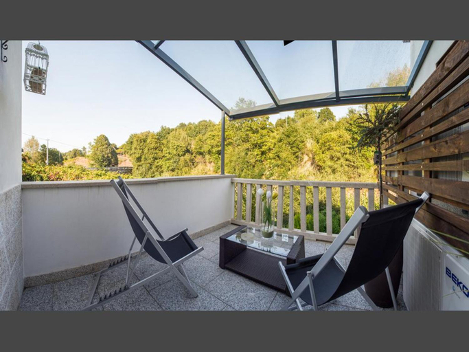 Others 4, Charming villa in Cividade, 150 m² with private pool, Melgaço