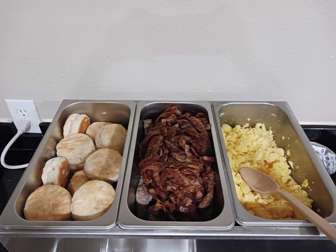 Food & Drinks 5, Quality Inn & Suites, Dewitt
