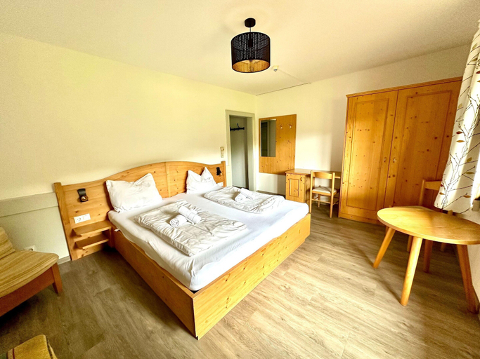 Room 2, Chalet in Piesendorf Near Kaprun Near Skiresort, Kufstein