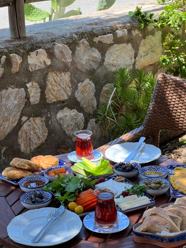 Others 5, Belfin Apart Ovabuku, Datça