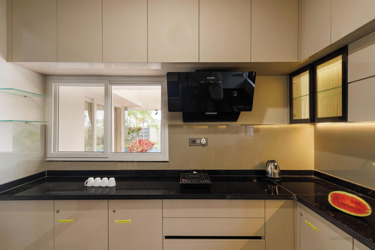 Private kitchen 4, Aquagrove Villa by Stayjade Pvt Pool 1hr HSR, Krishnagiri