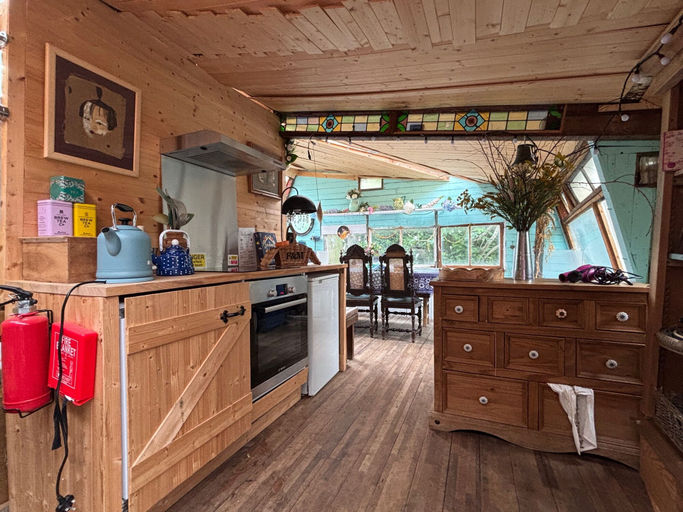 Private kitchen 4, Private Cosy Cabin With sea View Sleeps 2, Sefton