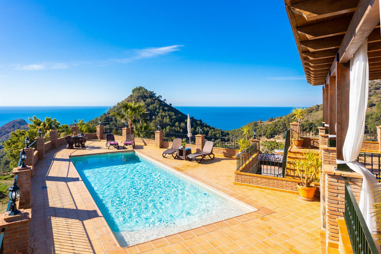 3, Villa Flores, Málaga