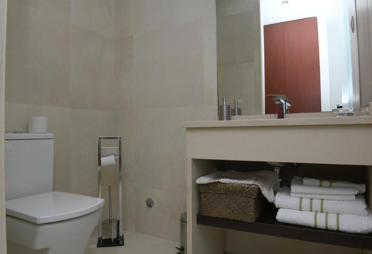 Bathroom 3, "Spacious villa in Canicada with year-round private pool", Vieira do Minho