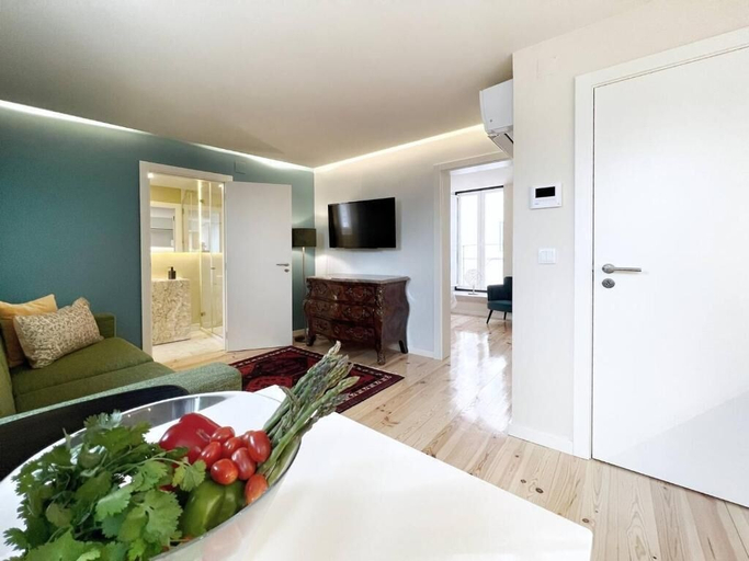 Bedroom 2, AZZULEA Rossio Apartments, Lisbon