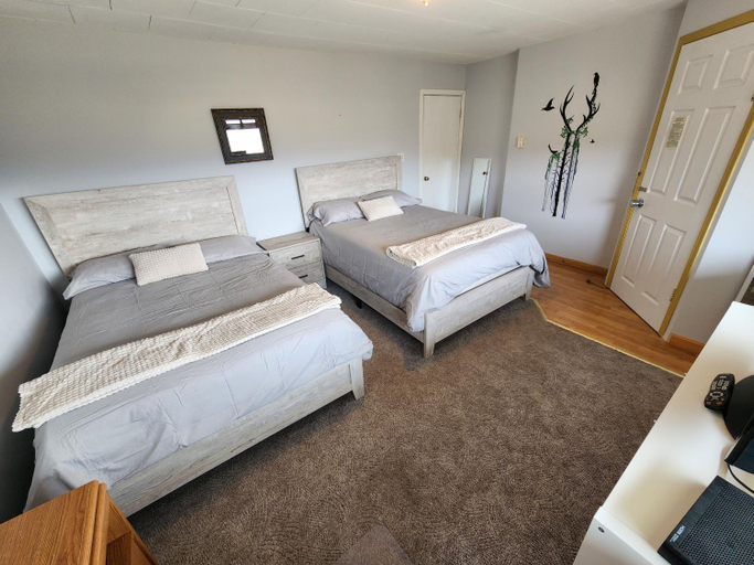 Bedroom 3, Misty River Lodge -, East Kootenay