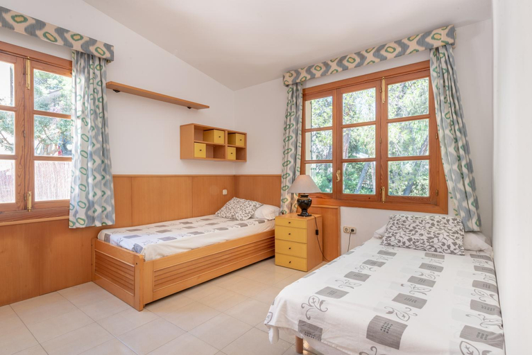 Others 3, Villa Costa De Blanes, Baleares
