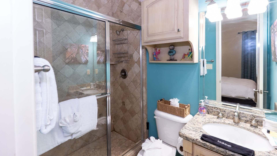 Bathroom 5, 2br Pool, 200 Steps To Beach, High Ceilings Spi 2 Bedroom Apts, Cameron
