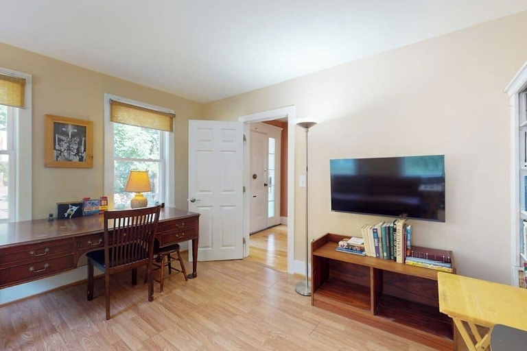 Interior 2, Charming Cape-style House With Panoramic River Views and Modern Amenities, Sagadahoc