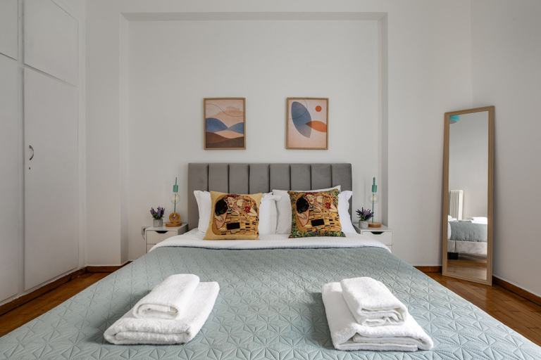 Room 2, Sylka - Warm 1-BR & Balcony in Athens, Attica