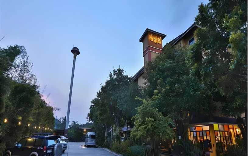 Exterior & Views 1, Boonme Heritage Hotel, Muang Phitsanulok