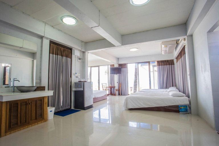 Bedroom 2, The Uncle beach resort and Seaside residence, Bang Saphan Noi