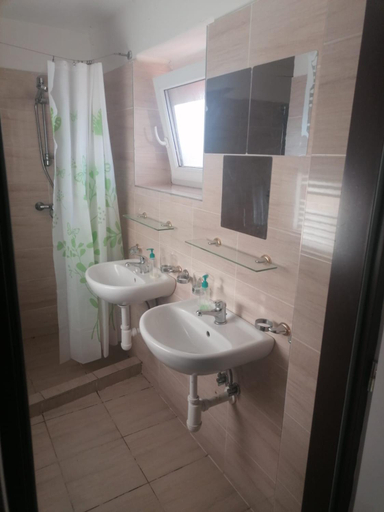 Bathroom, Ubytovani Louny, Louny