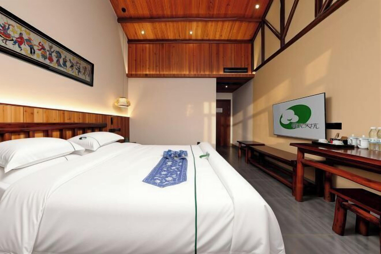 Bedroom 3, Cliff Hotel, Hechi