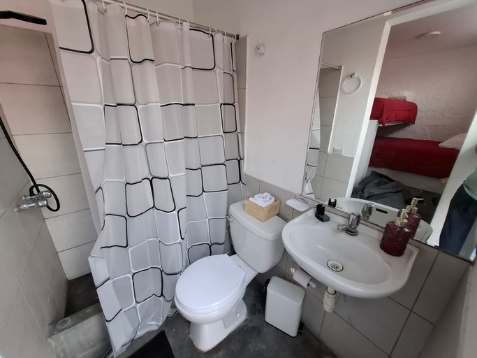 Room 3, w Dazzling 3BR With Private Pool BBQ in La Cantuta, Lima
