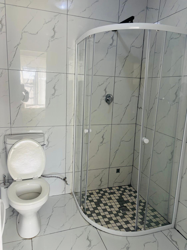 Bathroom 3, Randhart guesthouse, Ekurhuleni