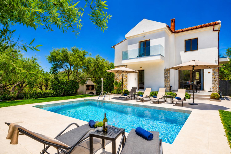 Others 2, Villa Nineta, Crete