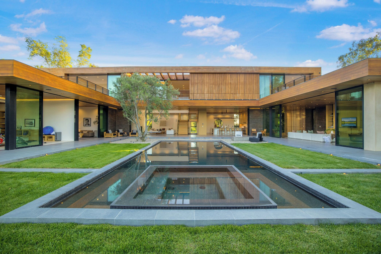 Exterior 5, Oak Pass Manor, Los Angeles