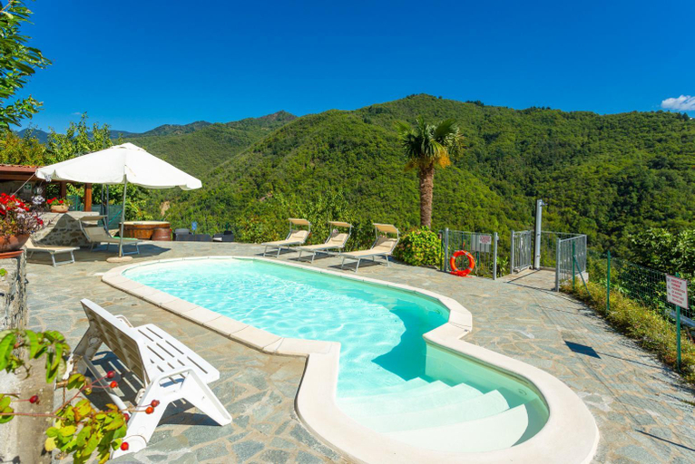 Others 2, Villa Casale Le Selve Large Private Pool, WiFi, Lucca