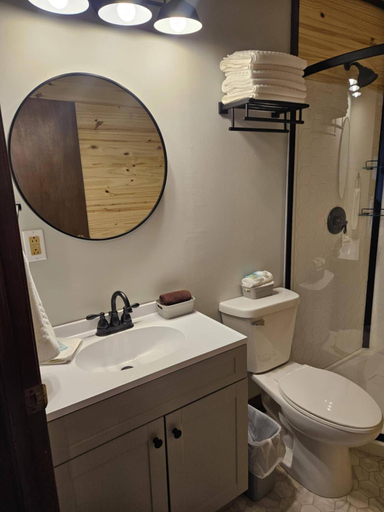Bathroom 2, Lush's Cottages, Division No. 5