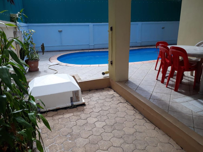 Sport & Beauty 2, Sunny villa in Pereybere with private pool