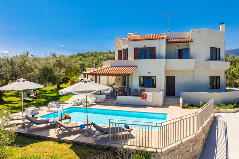 Others 3, Villa Armi, Crete
