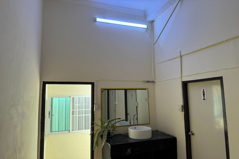 Bathroom 4, The House Hostel, Phra Nakhon