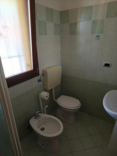 Bathroom 3, Residence Leonardo, Ferrara