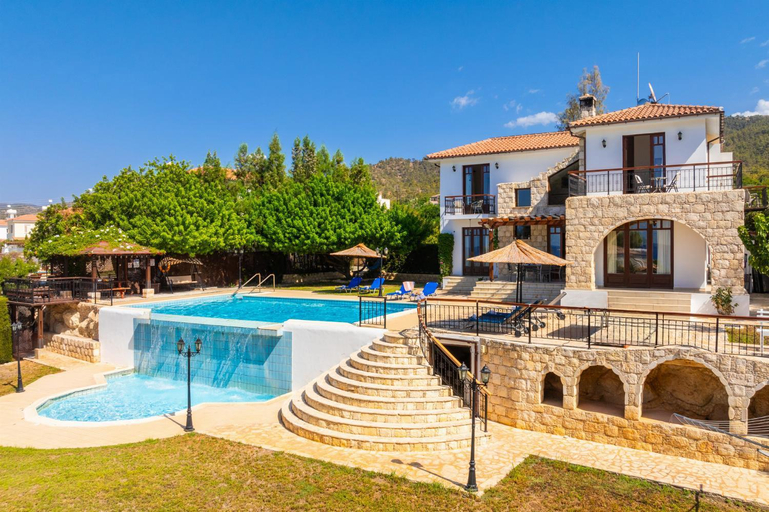Others 2, Villa Ariadne