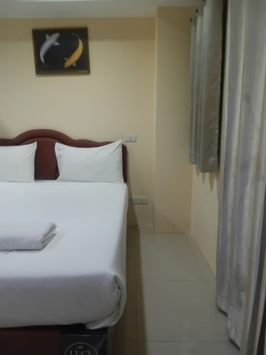 Room 4, Om kitchen, Wattana