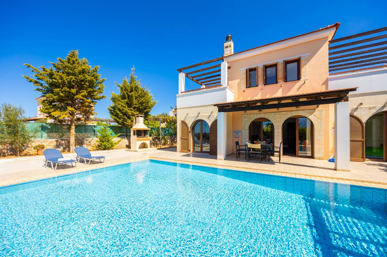 Sport & Beauty 2, Villa Nikolas Large Private Pool, A/C, WiFi, Crete