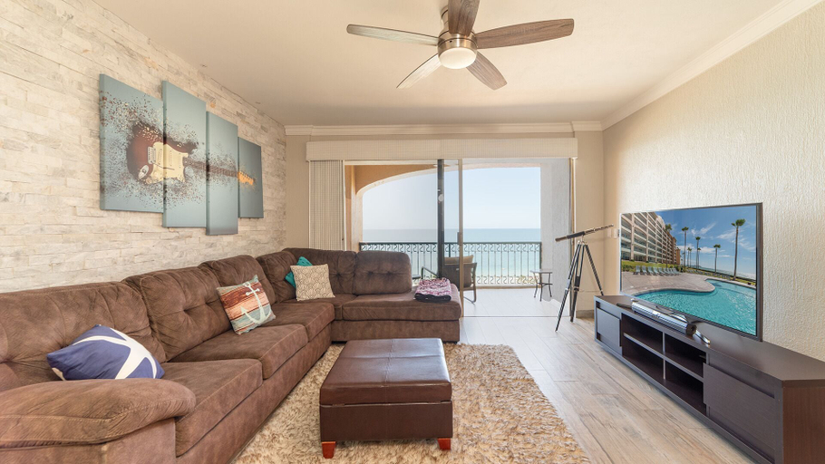 Living area 2, Stunning Oceanfront Escape With Sweeping Sea Views, Puerto Peñasco