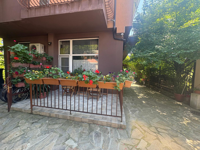 Others 3, Rooms Zora, Primorsko