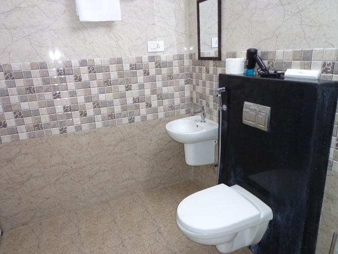 Bathroom, The Blues Hospitality, Thiruvallur