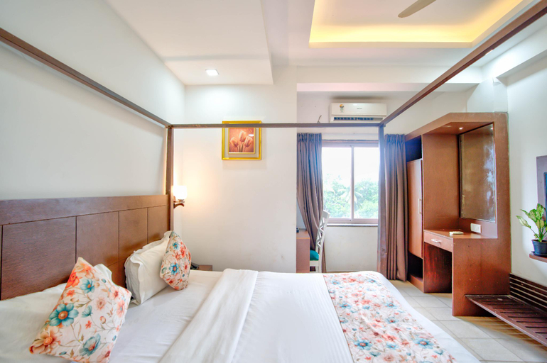 Bedroom 2, Resort De Alcazar Goa, North Goa
