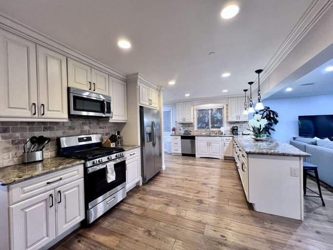 Others 4, Spectacular 5 Bedroom, 4 Bath Pool Home Near Disney, Orange