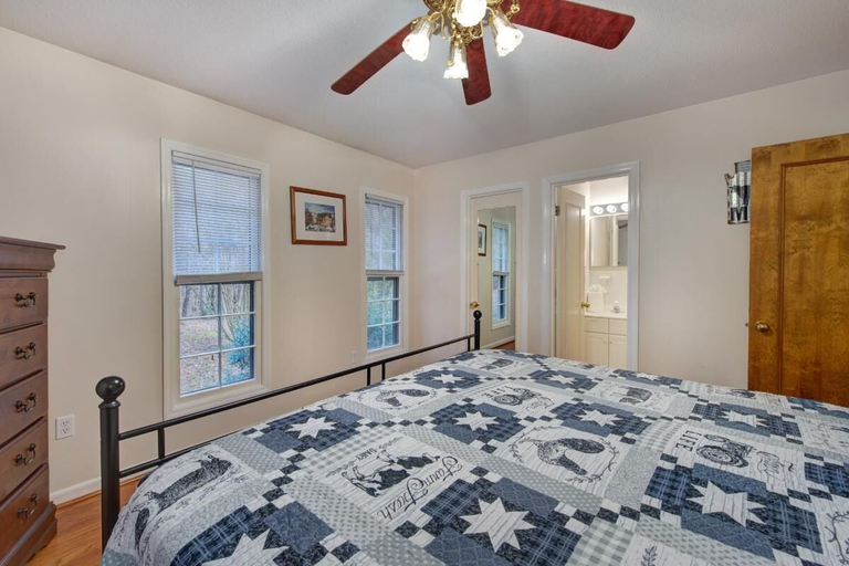 Room 5, Z - Clear Fork Farm, Sevier