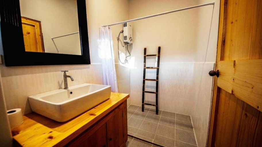 Bathroom, Hughome Valley ChiangDao, Chiang Dao