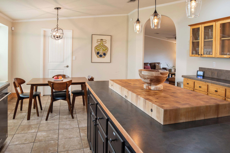 Dining 3, Hilmy Cellars Haus On Vineyard, Gillespie