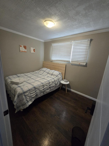 Bedroom 5, Like Home, Division No. 6