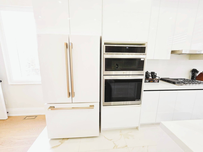 Interior 5, Luxury 4 Bedroom Home Near Downtown With Free Parking, Toronto