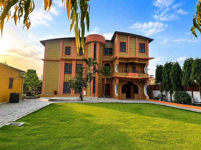 Exterior, Lila Palace, Bheri