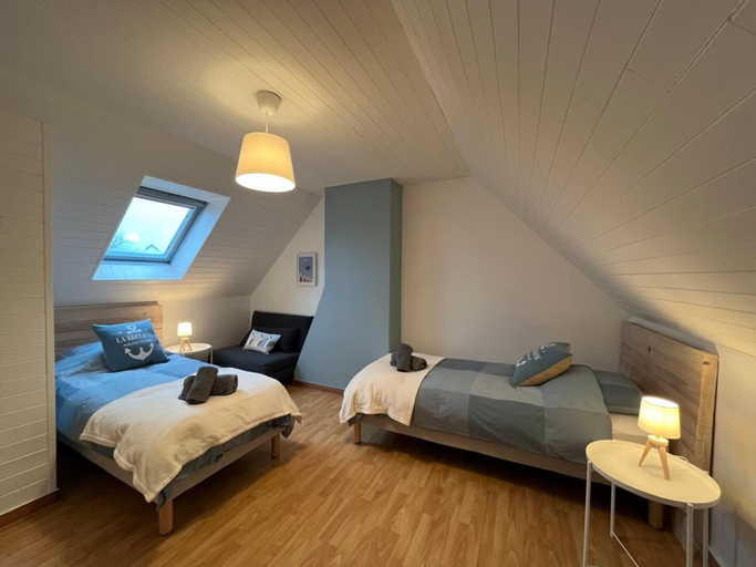 Room 5, Pretty House by the Sea for 4, Finistère