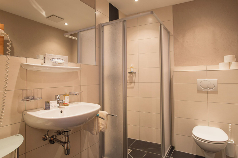 Bathroom 5, Das Landerer, Landeck