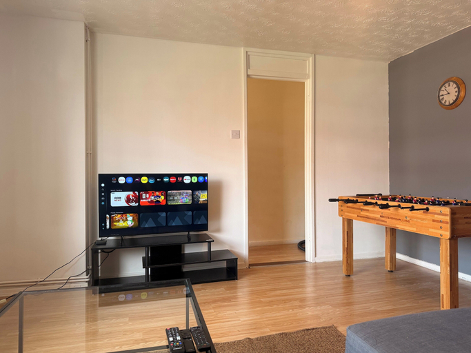 Game room 3, Leeds Tranquil Retreat With 3 Bedrooms, Leeds
