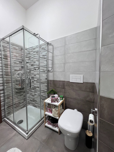 Bathroom, Anan Apartment, Rome
