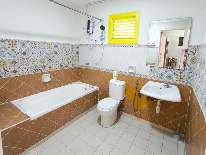Bathroom 2, A’famosa Villa D’amour, Alor Gajah