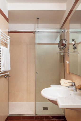Bathroom 4, Hotel Diocleziano, Rome