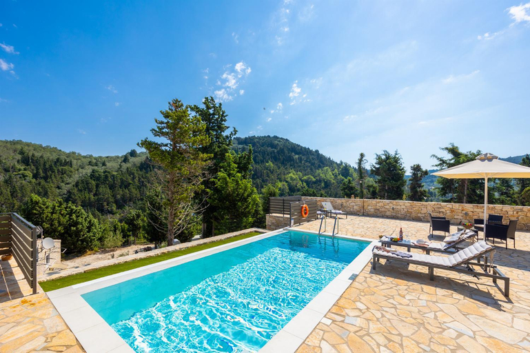 3, Villa Hill View Dio, Ionian Islands