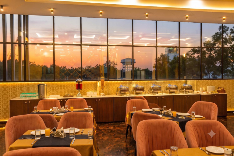 Restaurant 5, Hotel The Vantara By Signature Stayz, Agra